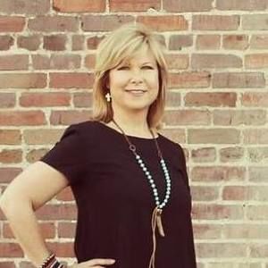 Meet your Posher, Denise